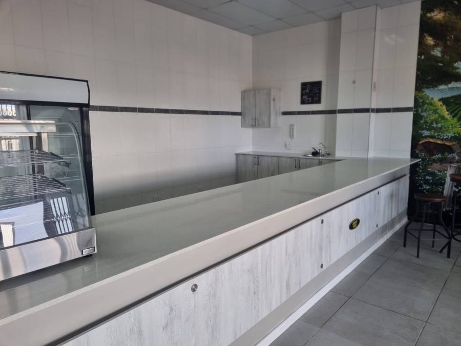 To Let Commercial Property for Rent in Voorbaai Western Cape